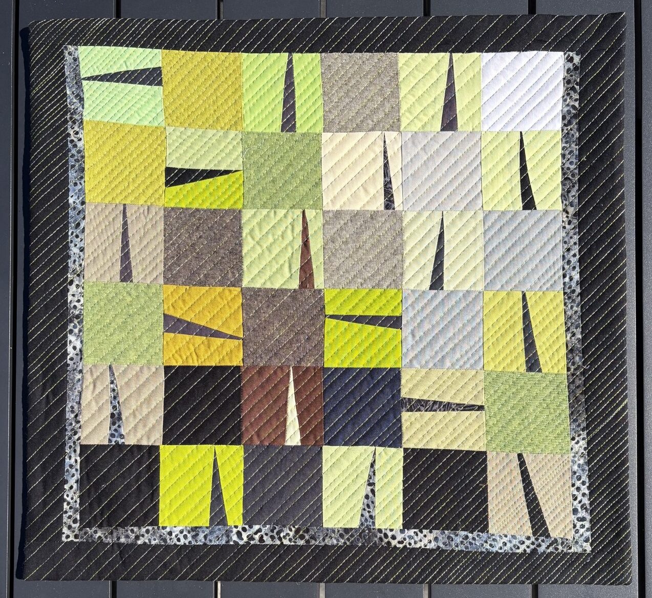 Pointy 18"x19"